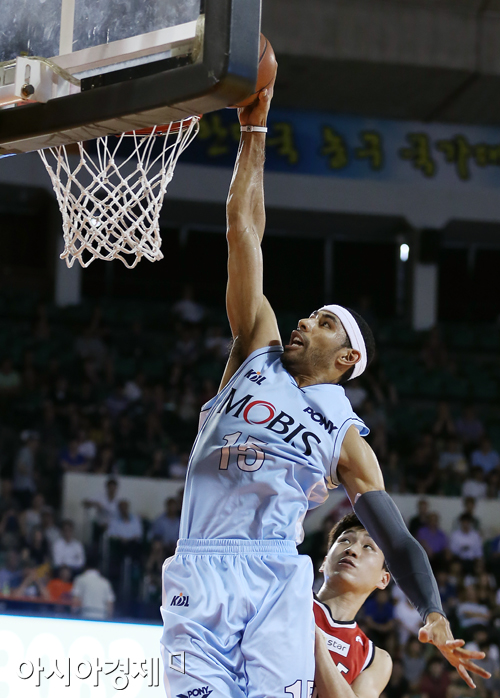 [포토] 문태영 '직접 내리꽂는다'