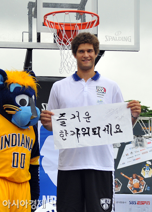 [포토] 브룩 로페즈 '한글도 잘 쓰죠?'