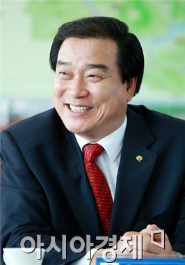 허남석 곡성군수