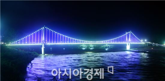 [포토]복원된 곡성 섬진강 출렁다리, 한 폭의 수채화 