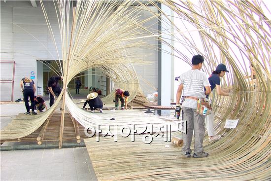 대나무의 현대적 해석 구마겐코 작품 ‘랑창랑창’ 설치 