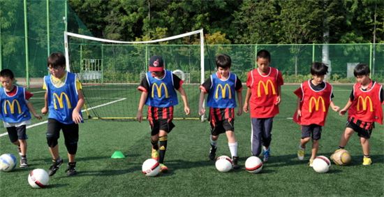 맥도날드, '다문화 가정 어린이 축구교실' 150명 모집