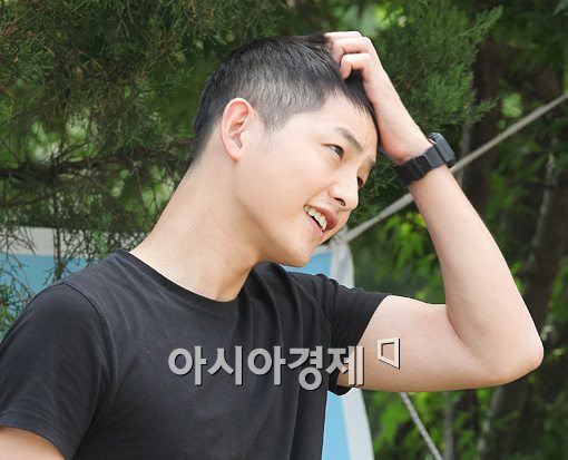 [포토]송중기, 짧은 머리가 어색해!