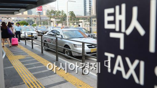 서울 택시 기본요금 인상 소식에 네티즌 와글와글