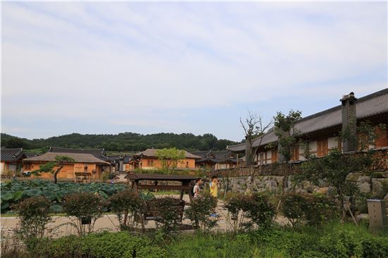 고독도 향기롭다, 9월行