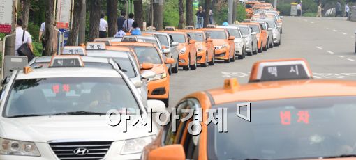 [포토]택시 기본요금 인상을 앞두고