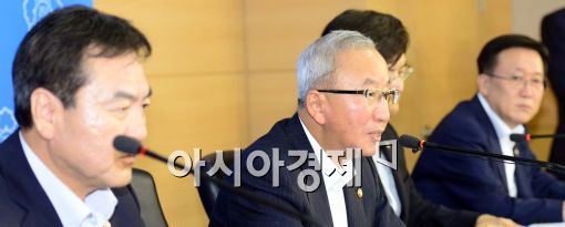 [포토]정부의 전월세 대책, 모두발언하는 현오석 부총리
