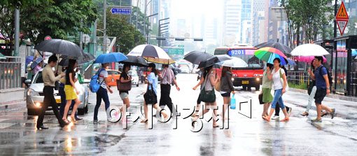 [포토]비 내리는 출근길 