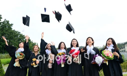 [포토]'졸업해요~'