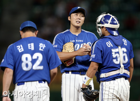 [포토] 배영수 '위기를 잘 넘겨야 하는데'