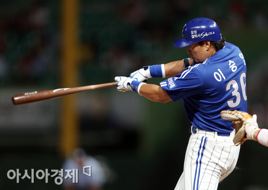 [포토] 적시타 치는 이승엽