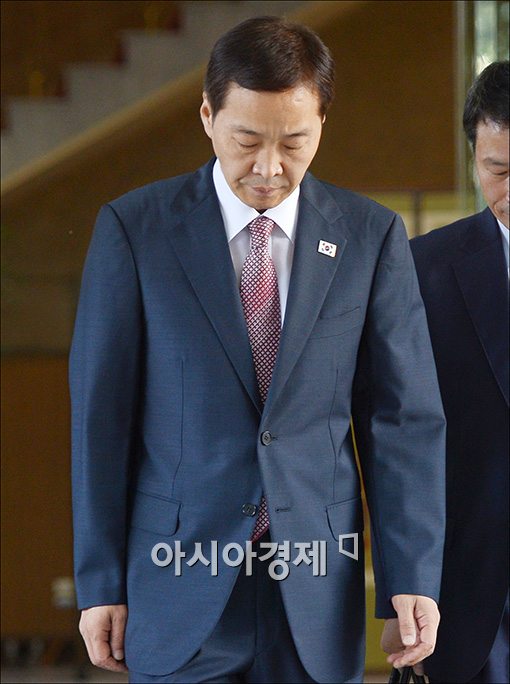 [포토]개성공단 가는 남북공동위 김기웅 위원장