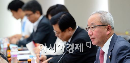 [포토]재정관리협의회 개최, 회의 주재하는 현오석 부총리
