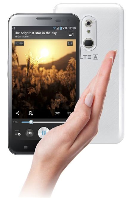 팬택이 오는 10일 베가 LTE-A 후속작으로 5.9인치 대화면, 필기구를 탑재한 스마트폰 신제품을 선보이다.