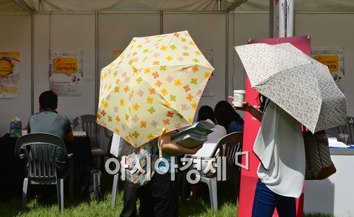 [포토]가을볕도 이기는 취업 열기 