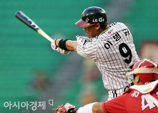 [포토] 이병규 '기분 좋은 선제 적시타!'