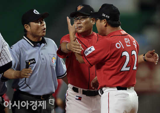 [포토] 이만수 감독 '두 번째라구요'