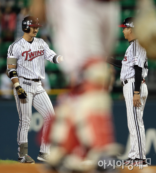 [포토] 적시타 박용택 '다시 앞서나가자'