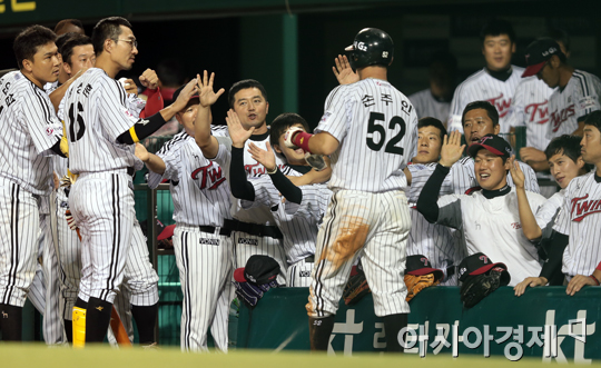 [포토] 손주인 홈인 '단독 선두가 보인다'