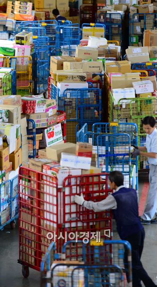 [포토]넘쳐나는 택배 물량