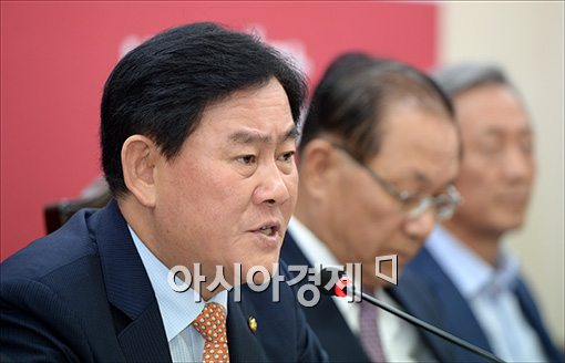 [포토]발언하는 최경환 원내대표