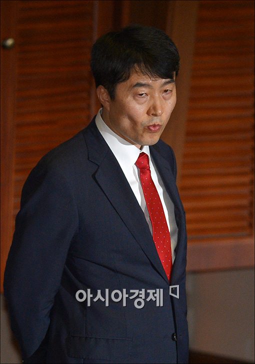 [포토]굳은 표정의 이석기 의원