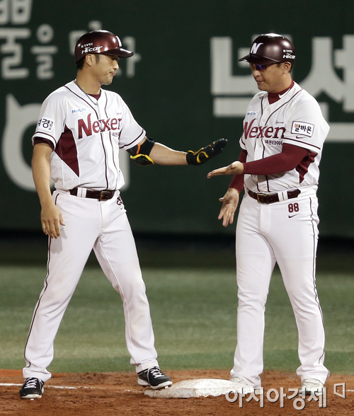 [포토] 이택근 '적시타로 한 점 추가~'