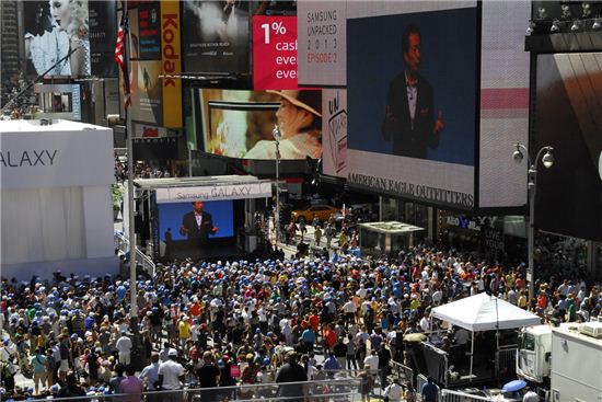 [포토]美 뉴욕 한복판서도 '갤노트 3' 발표 행사 생중계