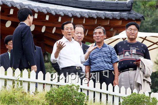 [포토]박준영 전남지사, 나주 만봉지구 전원마을 조성현장 방문 