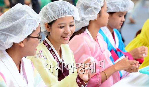 [포토]'잘 빚었지?'