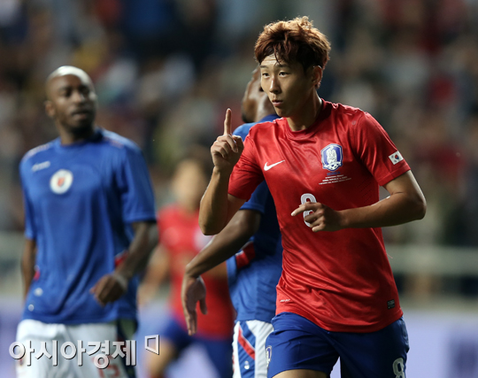 [포토] 손흥민 '선제골 보았니'