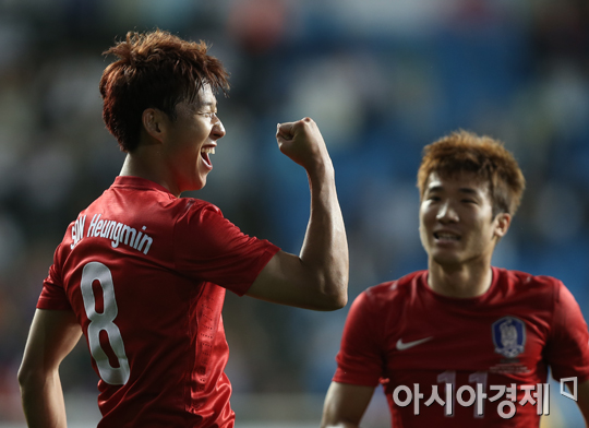 [포토] 선제골 손흥민 '짜릿한 이 느낌'