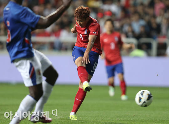 [포토] 선제골 넣는 손흥민