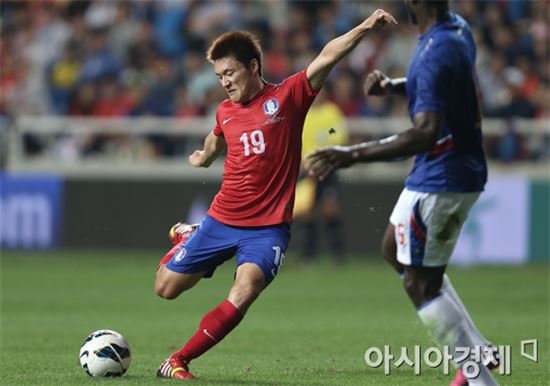 [포토] 슈팅 시도하는 이명주