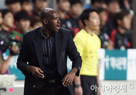 아이티 감독 "심판이 한국 편을 들어준 것 같다" 