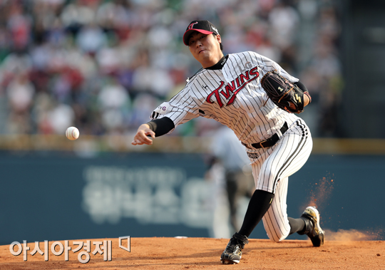 [포토] 역투하는 LG 우규민 '선두 지킨다'