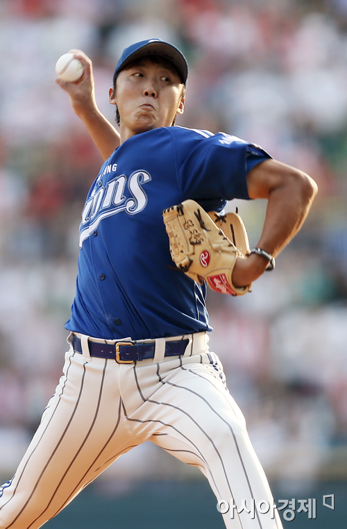 [포토] 역투하는 삼성 배영수 '순위 뒤집는다!'