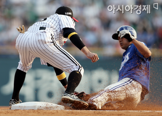[포토] 정성훈 '김상수, 기다리고 있었어'