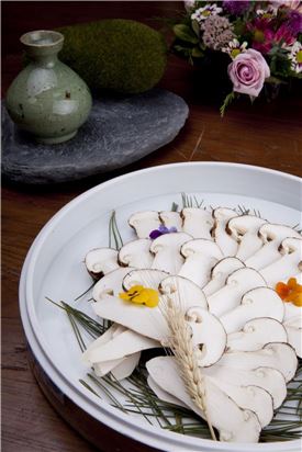 CJ엔시티 일식당 스시우오, 자연송이 특별 코스 출시