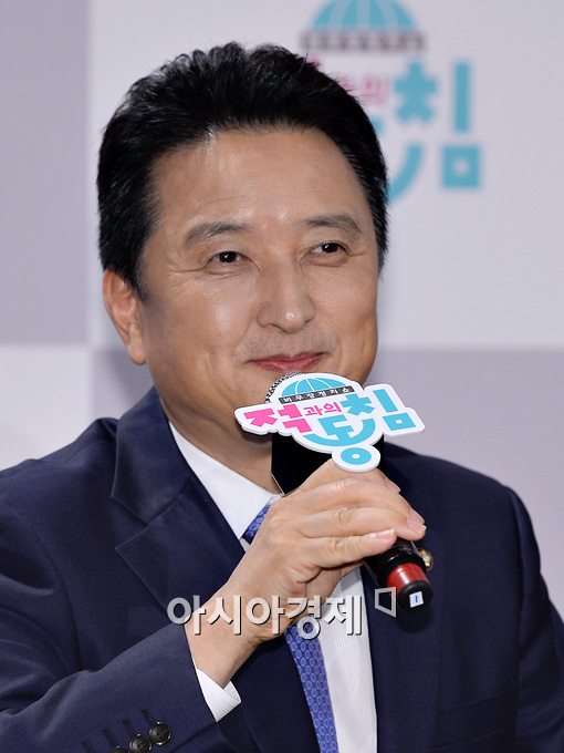 [포토]김영환 의원 "여야 관계가 잘 됐으면…"