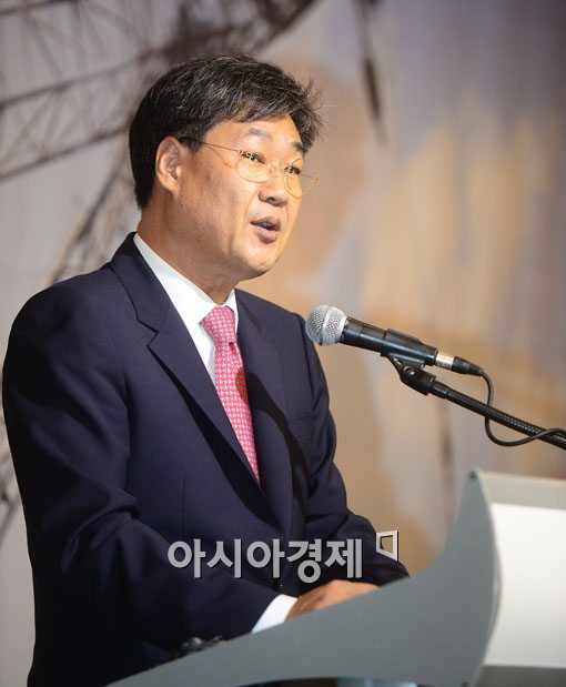 [포토]축사하는 정문헌 새누리당 의원 