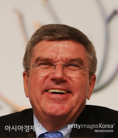 바흐 IOC 위원장, 소치 불참 정치인에 쓴소리
