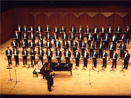 초가을 저녁 웅장한 선율로 가슴 적신다