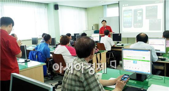 장흥군, 열린 군민 정보화교육 진행~주민들 큰 호응