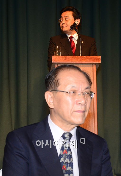 [포토]다른 곳을 바라보는 여야?