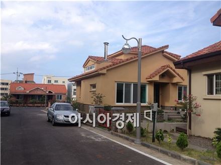 [단독주택의 재발견] 전원생활·편의시설·학교… 제주의 '3有' 삼화지구