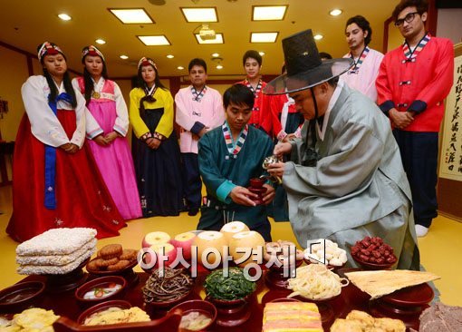 [포토]오색빛깔 한복 입고