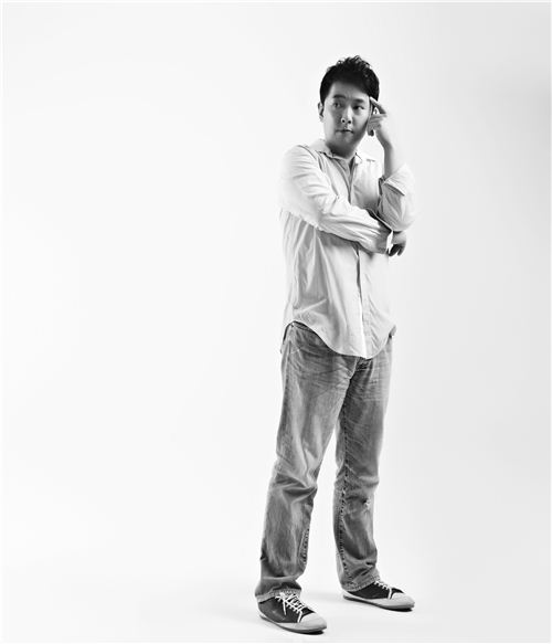 '무장르 가수' 비뮤티, 그는 왜 스스로 신장르를 개척했을까?(인터뷰) 