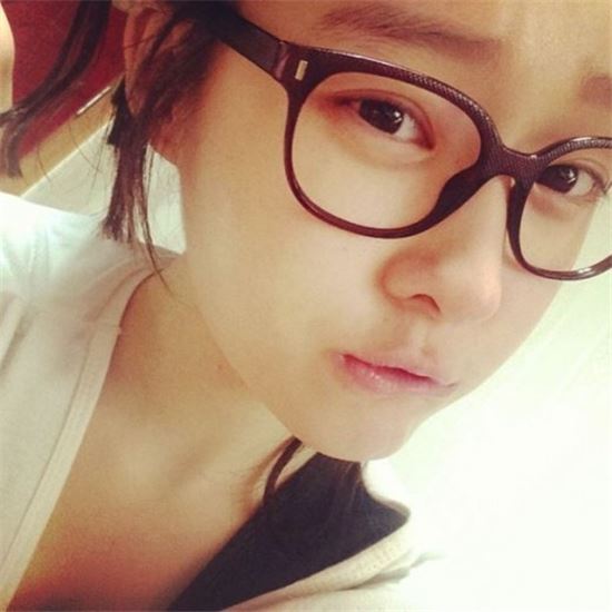 아름, 최근 근황 공개 "투명한 한숨이 감당 안 될 이 밤"