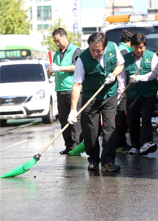 [포토]금천구, 추석맞이 대청소 실시